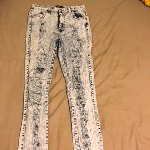 ripped skinny jeans